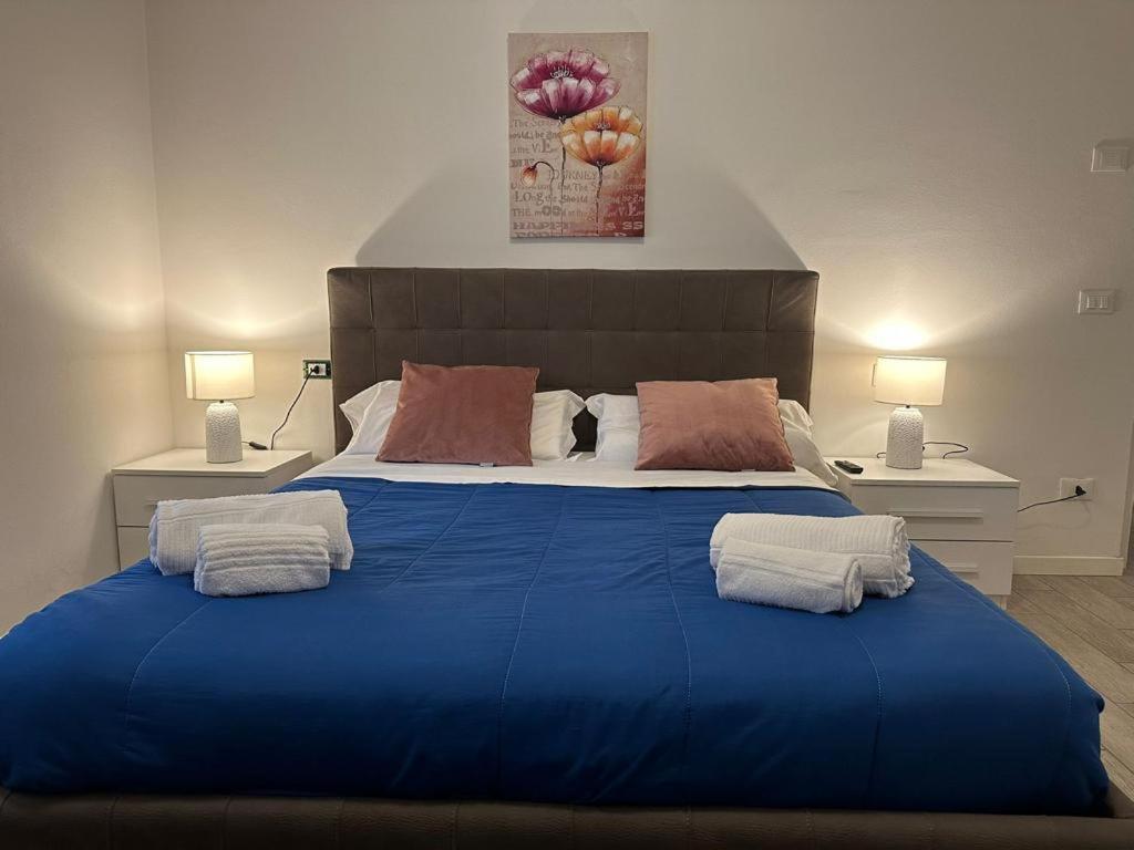 Marconi Rooms And Apartments เวโรนา ภายนอก รูปภาพ