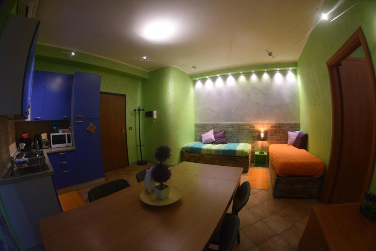 Marconi Rooms And Apartments เวโรนา ภายนอก รูปภาพ