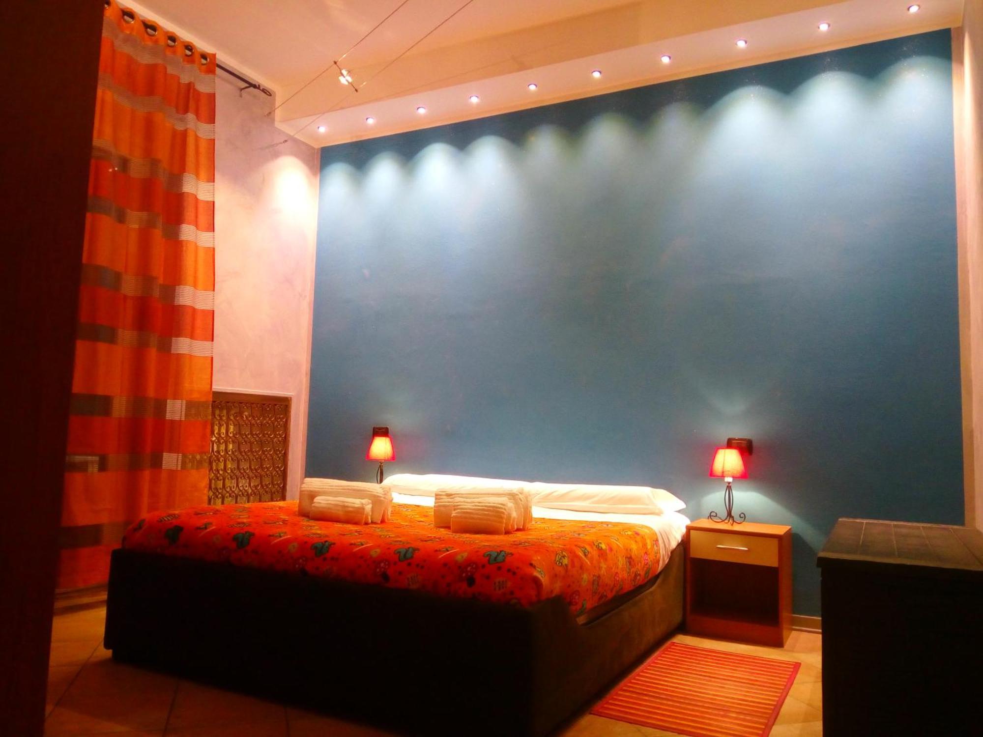 Marconi Rooms And Apartments เวโรนา ภายนอก รูปภาพ