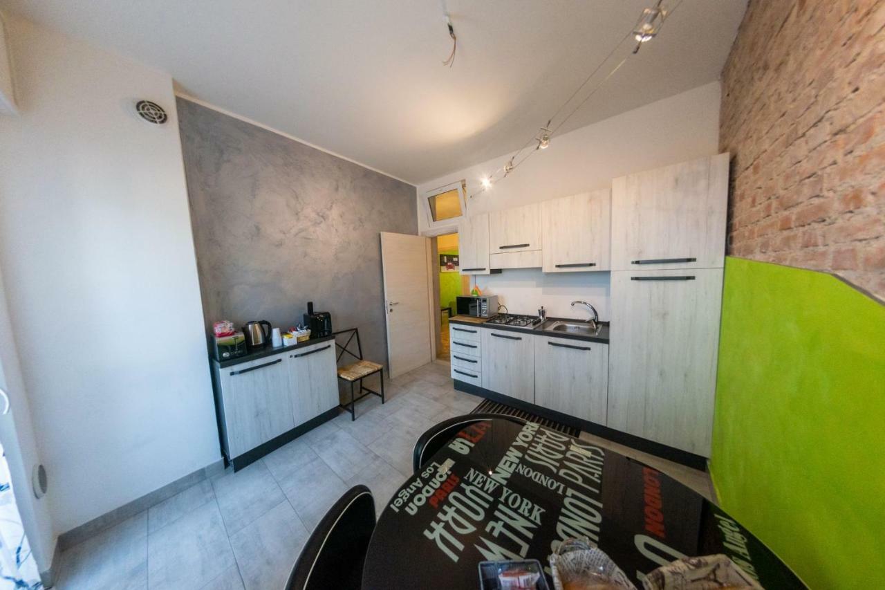 Marconi Rooms And Apartments เวโรนา ภายนอก รูปภาพ