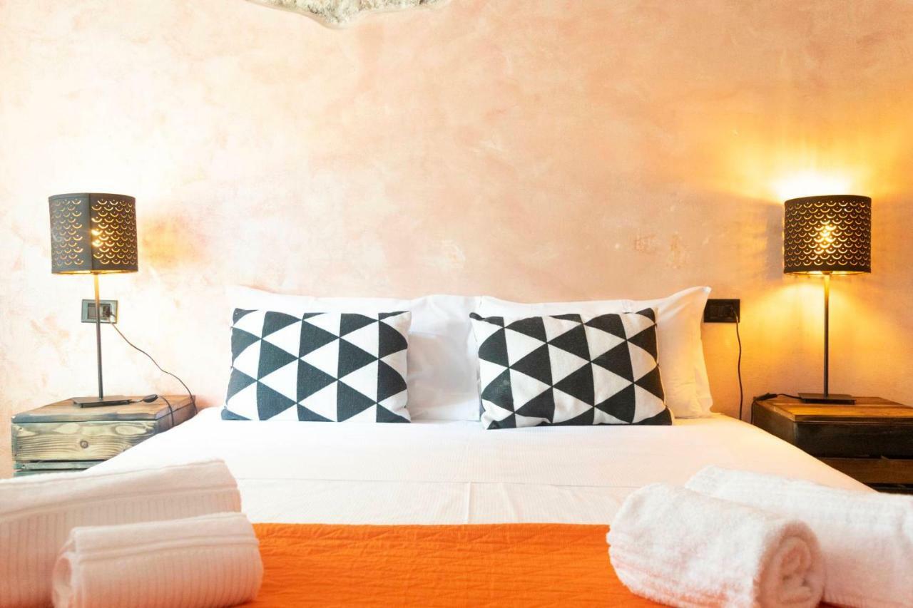 Marconi Rooms And Apartments เวโรนา ภายนอก รูปภาพ