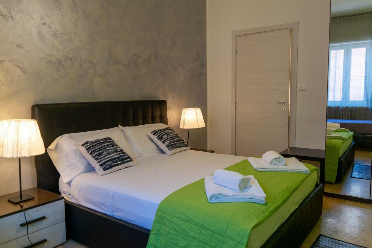 Marconi Rooms And Apartments เวโรนา ภายนอก รูปภาพ