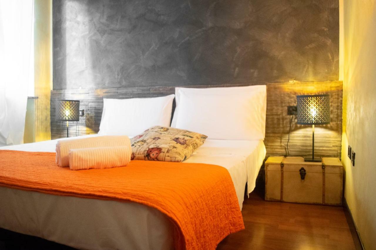 Marconi Rooms And Apartments เวโรนา ภายนอก รูปภาพ